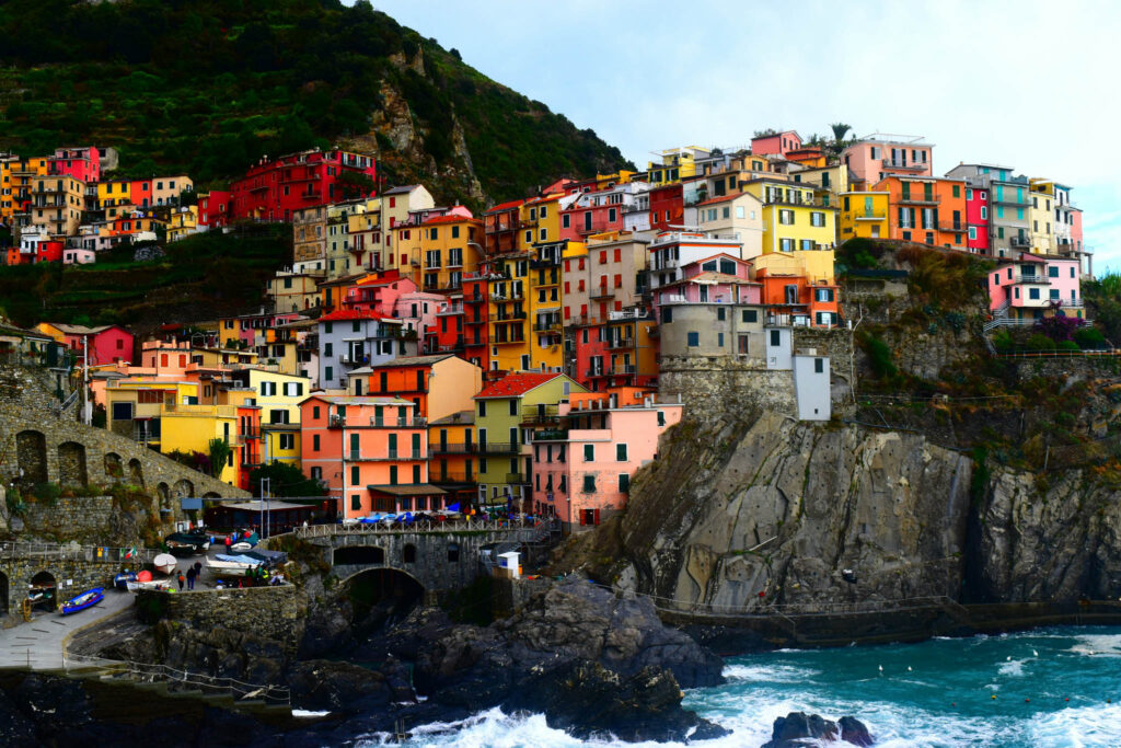 Colourful houses of Manarola overlooking the Ligurian Sea in Cinque Terre